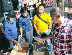 Razia Miras di Malam Takbiran, Polresta Cirebon Amankan Ratusan Botol Minuman Keras