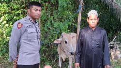 Kapolsek Nanga Tayap Serahkan Bantuan Hewan Kurban dalam Rangka Hari Raya Idul adha 1446 H