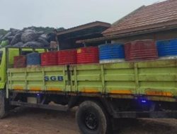 Bahaya B3 Mengancam, Pengepul Limbah Oli Kian Marak di BKT Cilincing Jakarta Utara