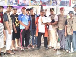 Paguyuban Gotong Royong Rt 06 Rw 08 Kelurahan Kapuk Menyerahkan Bantuan Untuk Korban Kebakaran Kapuk Muara