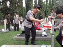 Sambut Hari Bhayangkara ke- 79 Kapolri Pimpin Ziarah ke TMP Kalibata