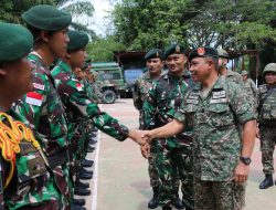 Satgas Pamtas RI–Malaysia Pos Kotis Terima Kunjungan Panglima 31 Bgd Brigedier Jeneral Azman Bin Md Zain