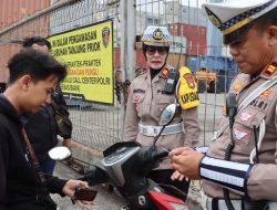 Operasi Patuh Jaya 2025, Polisi Beri Teguran Para Pekerja Pelabuhan Priok