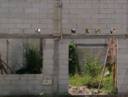 Dua Kali Dana Mengalir, Pembangunan Gedung Serbaguna Posyandu di Desa Cibiru Hilir Masih Mangkrak