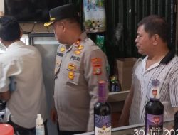 Polsek Jatiuwung Gelar Operasi Miras Berbagai Merk Di Perumnas 2 Jalan Perak