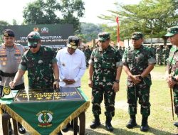 Danpusterad : Gotong Royong Menjadi Bukti Nyata Kebersamaan Sebagai Wujud Manunggal TNI-Rakyat.