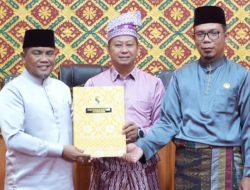 Bupati Zukri Hadiri Sidang Paripurna Penandatanganan Nota Kesepakatan KUA dan PPAS Perubahan APBD Tahun 2025