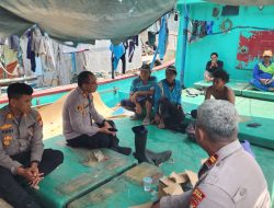 Polsek Sunda Kelapa Gelar Jumat Curhat Bersama ABK di Dermaga Muara Angke, Perkuat Sinergi dan Keamanan Pelabuhan