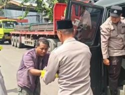 Jumat Peduli Bagian Logistik Polres Pelabuhan Tanjung Priok Berikan Makanan Bagi Sesama Di Hari Penuh Berkah