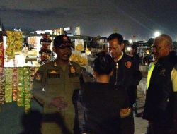 Polsek Kalibaru Gelar Operasi Cipta Kondisi, Tertibkan Pedagang di Area Tanggul Plaza Kalibaru
