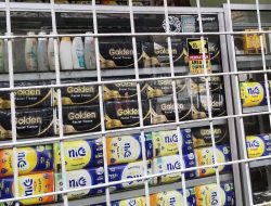 Tidak Jauh Dari Polsek Cakung. Penjualan Obat Daftar G Merajalela, di Jalan Raya Cakung Jakarta Timur